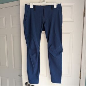 LAST CHANCE! 💸 Under Armour Lightweight Blue Active Pants